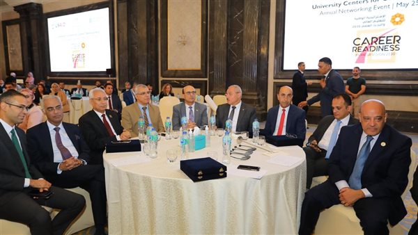  رئيس جامعة أسيوط