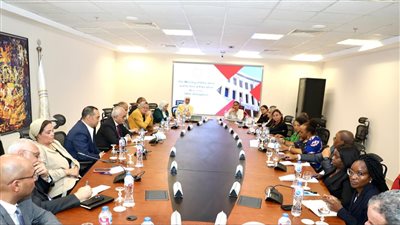 وزير التربية والتعليم يبحث مع وفد من وزراء مجموعة تنمية الجنوب الأفريقي التعاون المشترك