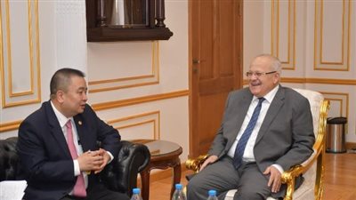الخشت يستقبل وفدا رفيع المستوى من جامعة فودان الصينية بجامعة القاهرة الدولية