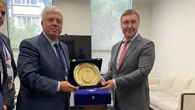 وزير التعليم العالي يلتقي نظيره الروسي لتعزيز التعاون المُشترك