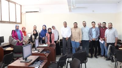 صيدلة سوهاج تنظم ورشة عمل عن تنسيق الرسائل العلمية ببرنامج الميكروسوفت وورد