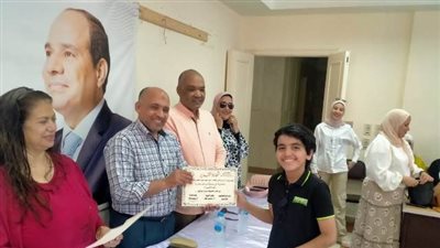 وكيل تعليم مطروح يكرم الطلاب الموهوبين الحاصلين على مراكز جمهورية في الأنشطة التربوية 