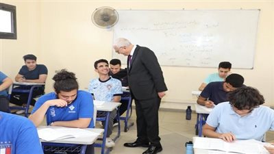 جولة تفقدية لـ وزير التربية والتعليم لمتابعة امتحانات الثانوية العامة 2024 بمدرسة 