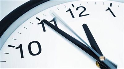 قرار غلق المحلات العاشرة مساء.. هل يعني إلغاء التوقيت الصيفي؟