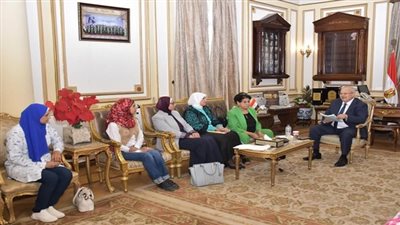 جامعة القاهرة تعزز التفكير المستقبلي من خلال فريق الدراسات المستقبلية بكلية الإعلام