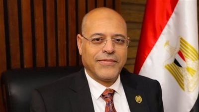وزير العمل: تأمين طبي للعمالة غير المنتظمة..والدعم لن يشمل هؤلاء ويحذر العاملين بالخارج 