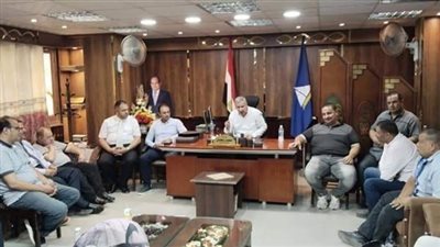 مدير تعليم دمياط يستعراض الإجراءات المتعلقة بالاستعدادات للعام الدراسي الجديد