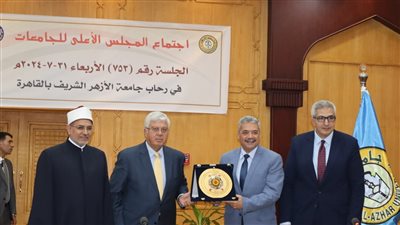 وزير التعليم العالي يؤكد جاهزية المعامل بالجامعات طوال فترة التنسيق الإلكتروني بمراحله المختلفة