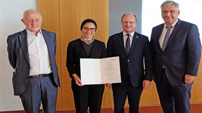 جامعة أولم تمنح جائزة أستاذية 