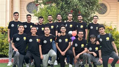 تأهل فريق من 