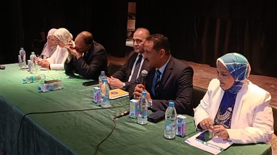 تعليم الجيزة يناقش مشكلة تقليل الكثافات داخل الفصول الدراسية