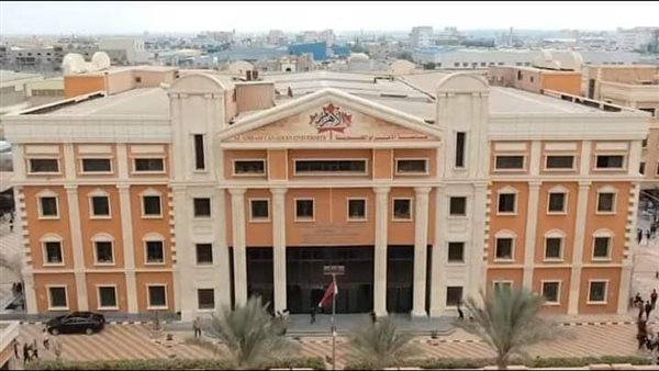 جامعة الأهرام الكندية