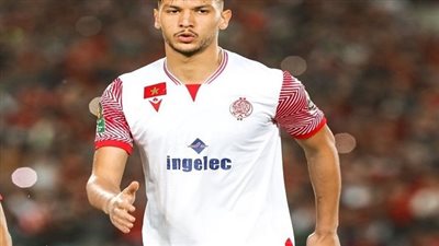 وصول اشرف داري إلى القاهرة تمهيدا لاعلان انضمامه إلى الأهلي