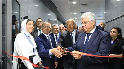 وزير التعليم العالي يفتتح مستشفى الأكاديمية العربية للعلوم والتكنولوجيا والنقل البحري ومستشفى طب الأسنان