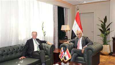 وزير التربية والتعليم يستقبل السفير البريطاني لبحث التعاون المشترك