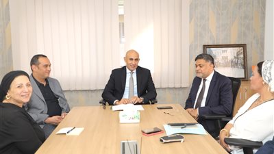 وزير التربية والتعليم يبحث مع مؤسسة 