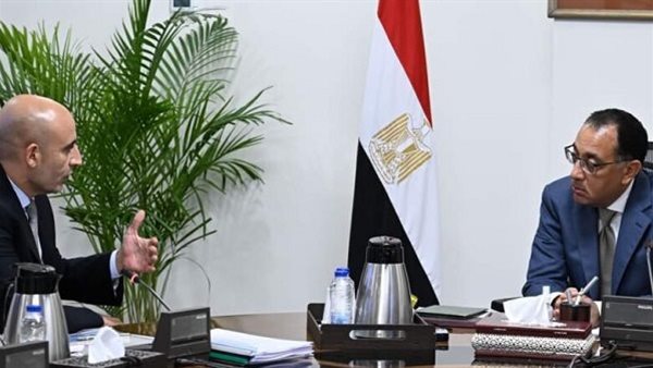 اجتماع الدكتور مصطفى