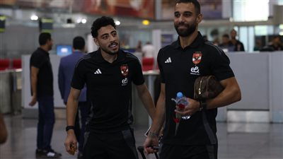 بعثة الأهلي تصل مطار نيروبي استعدادًا للعودة إلى القاهرة