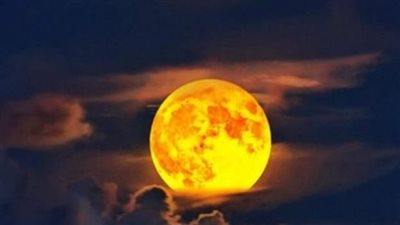 عاجل.. كل ما تريد معرفته عن خسوف قمر الحصاد العملاق الجزئي