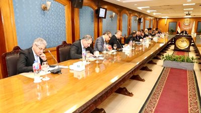 وزير التربية والتعليم يعلن عن قرارات هامة ستدخل حيز التنفيذ في العام الدراسي الجديد