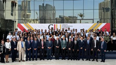  منصور: زيارة الرئيس الألماني لمصر تتوج العلاقات الثنائية وفخور بإفتتاح الجامعة الألمانية الدولية 