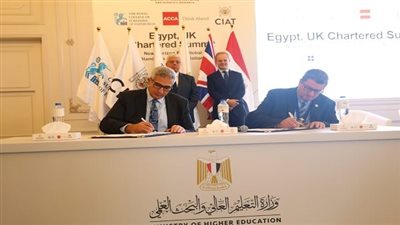 في سابقة هي الأولي.. وزير التعليم العالي يشهد توقيع عقود لفتح مكاتب هيئات التصنيف البريطانية في مصر