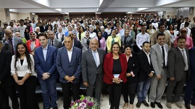أكثر من ثلاثين إعلامى يشاركون طلاب إعلام جامعة ٦ أكتوبر إحتفالهم ببدء العام الدراسى