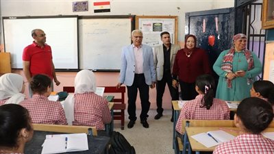 مدير التربية والتعليم بالقاهرة يتفقد إدارة الوايلي ويشدد على تواجد القيادات في المدارس