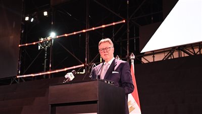 رئيس اللجنة الاقتصادية بالبرلمان الألمانى يشيد بالجامعتين الالمانية الدولية والالمانية بالقاهرة 