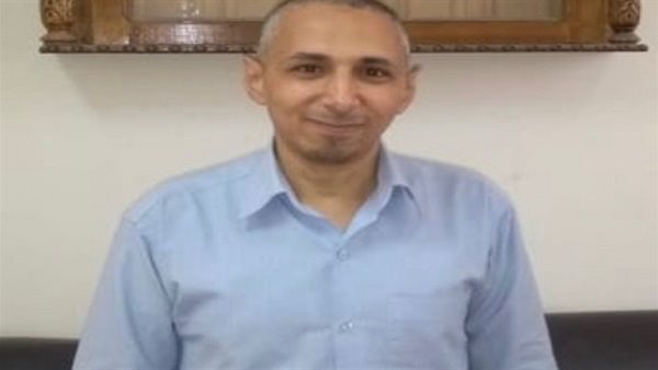 الدكتور يسري حسن