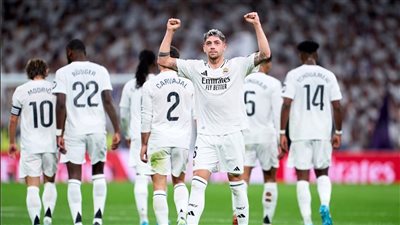 ضربة جديدة للملكى.. مدافع ريال مدريد يعلن اصابته بقطع في الرباط الصليبي