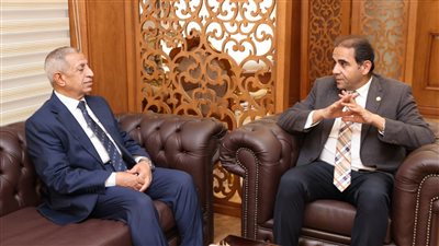 رئيس الأكاديمية العربية يزورجامعة بورسعيد لتقديم التهنئة لرئيس الجامعة