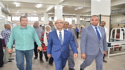 رئيس جامعة أسيوط يشدد علي عدد من الإجراءات لضمان سلامة الطلاب