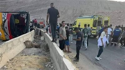 مصرع 8 واصابة 25 طالب فى حادث انقلاب أتوبيس جامعة الجلالة معظمهم من طلاب الطب البشرى 