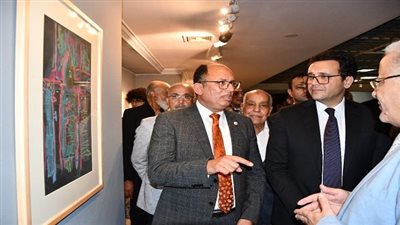 وزير الثقافة يفتتح المعرض الخاص برئيس جامعة حلوان تحت عنوان