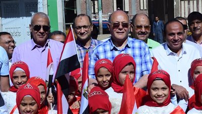 رئيس جامعة سوهاج يكرم ٢٠٠٠ طفل من حفظة القرآن بمدرسة القرآن الكريم بالصلعا