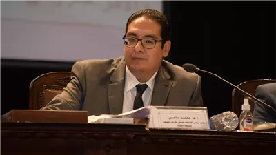 رئيس جامعة القاهرة طالب مثالى 1993 وترك  النيابة عام ٩٥