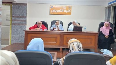 كلية التمريض جامعة سوهاج تُقيم ندوة عن الصحة الإنجابية لـ200 طالبة ضمن مبادرة 