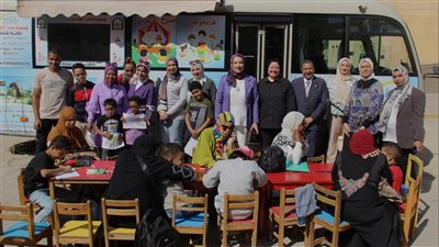 مكتبة مصر الجديدة المتنقلة فى زيارة لكلية الدراسات العليا للطفوله في جامعة عين شمس