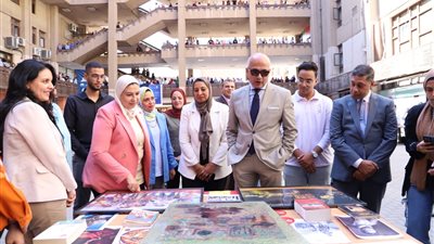 رئيس جامعة عين شمس يفتتح حفل استقبال الطلاب الجدد والقدامى بكلية الألسن