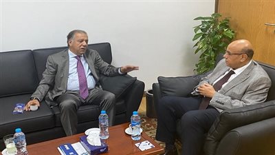 رئيس جامعة النيل يبحث تعزيز التعاون مع رئيس لجنة الشؤون الإفريقية