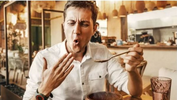 الاطعمة الحارة وضررها