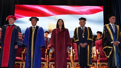 الجامعة البريطانية تحتفل بالذكرى العشرين وتمنح الدكتوراه الفخرية للدكتور جورج أبي صعب وجون لاثام