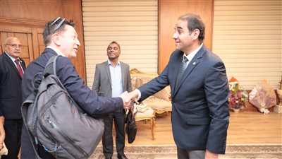 جامعة بورسعيد تتقدم بخطوات جادة نحو تدويل برامجها بالشراكة مع الجامعات الدولية 