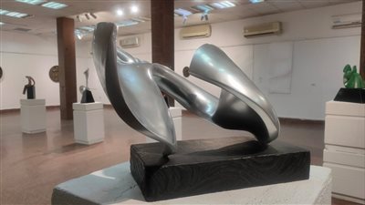 جامعة الأقصر تفتتح معرض الفنان الدكتور هيثم عامر محمود 