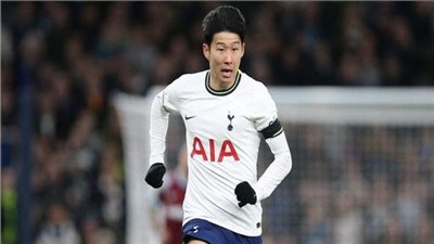 الدوري الإنجليزي.. شاهد بالفيديو رباعية توتنهام فى مرمى أستون فيلا