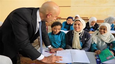 وزير التربية والتعليم يتابع سير الدراسة بمدارس القليوبية ويشدد على مهارات القراءة والكتابة