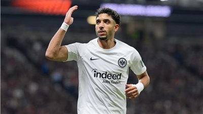 تشكيل فرانكفورت أمام سلافيا براج اليوم في الدوري الأوروبي.. موقف عمر مرموش