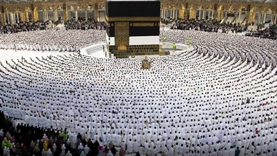 شيخ أزهري يطالب بتغيير موعد الحج..(الحج أشهر معلومات﴾