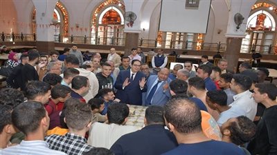 رئيس جامعة القاهرة في جولة مفاجئة لتفقد خدمات المدينة الجامعية والاطمئنان على الوافدين